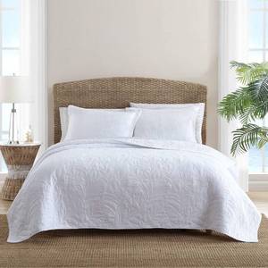 lot 19344 image: Tommy Bahama - King Quilt, Reversible Cotton Bedding, Pre-Washed for Added Softness (Costa Sera White, King)