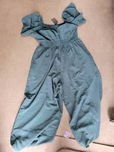 lot 20370 image: SCOMCHIC Womens Off Shoulder Ruched Jumpsuit Size 1XL