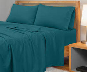 lot 20467 image: Royale Linens Full Size Flat Sheet 300 Thread Count (Full)
