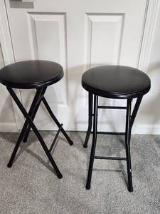 lot 119 image: Black Metal Folding Bar Stools Set