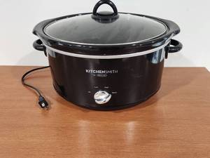 lot 128 image: KitchenSmith by Bella Slow Cooker with Glass Lid