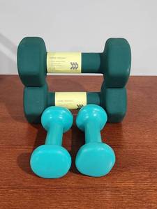 lot 207 image: Dumbbell Weight Set - 8lb Neoprene Coated Hand Weights