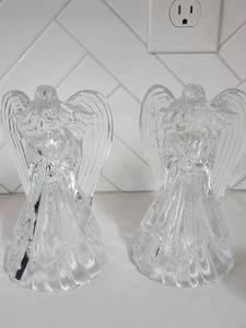 lot 209 image: Clear Crystal Glass Angel Figurines Set