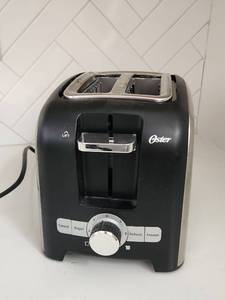 lot 213 image: Oster 2-Slice Toaster with Bagel Settings