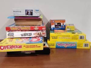 lot 254 image: Mixed Board Games and Craft Supplies Collection