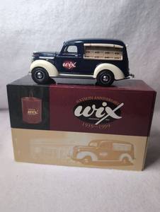lot 1205 image: WIX 60th Anniversary 1939 Chevrolet Canopy Panel & Oil Filter Banks Die-Cast Model