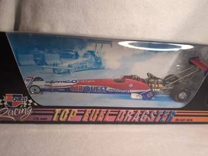 lot 1508 image: CarQuest Racing Top Fuel Dragster 125 Scale Die-Cast Model