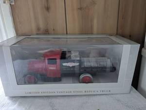 lot 1606 image: SpecCast Ace Hardware Steel Replica Delivery Truck