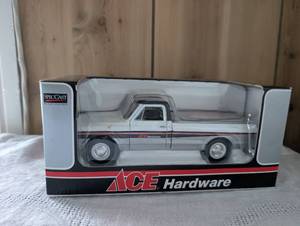lot 1612 image: SpecCast 1967 Chevrolet Pickup Truck Ace Hardware Die-Cast Model
