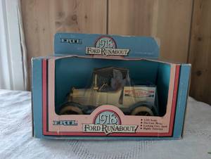 lot 1806 image: ERTL 1918 Ford Runabout Die-Cast Metal Coin Bank