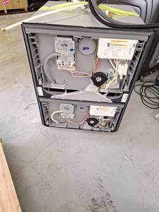 lot 14598 image: The Fisher & Paykel DD24DTI7 , 24-inch, Double-Drawer Dishwasher