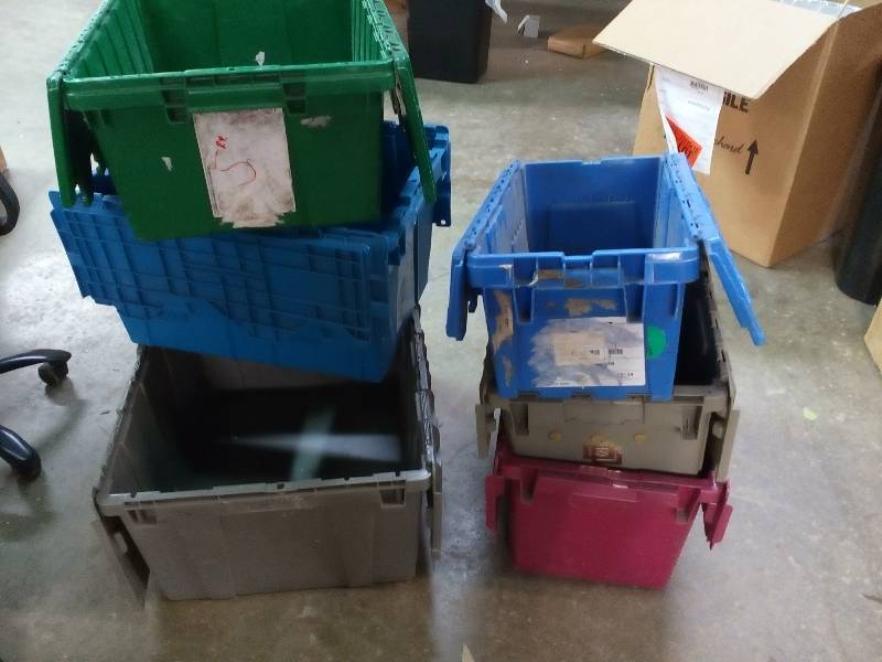 lot 4 image: Flip-Top Commercial Storage Totes