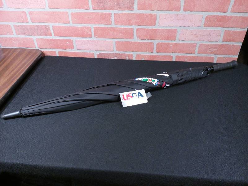 lot 8 image: USGA 2018 U.S. Open Commemorative Picture Umbrella