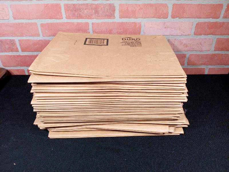 lot 12 image: Duro Bag LawnLeaf Self-Standing Heavy-Duty Paper Bags