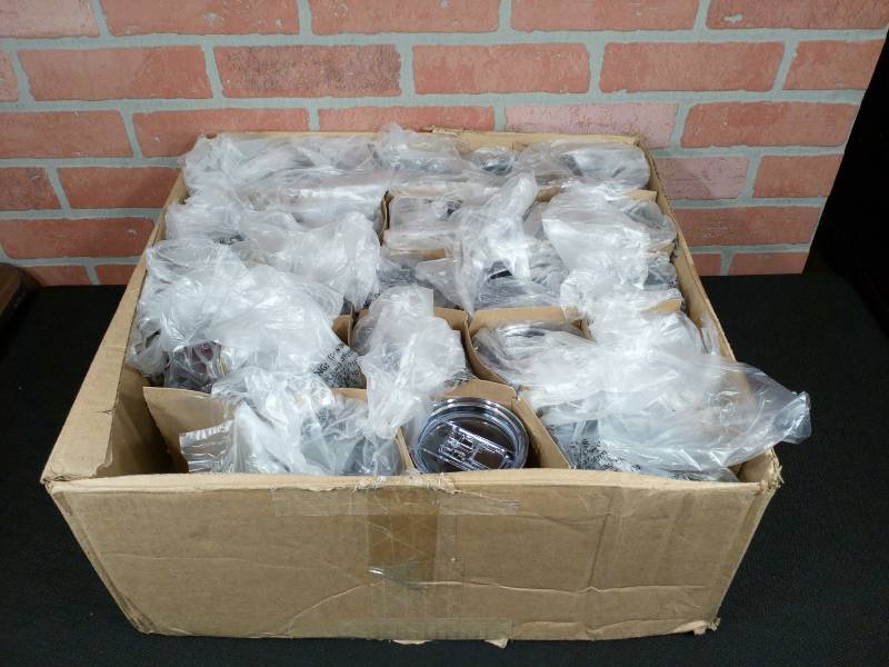 lot 37 image: Vacuum Tumbler With Logo