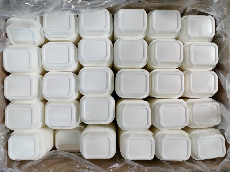 lot 68 image: Plastic Reusable Trays - Great For Paints  Crafting