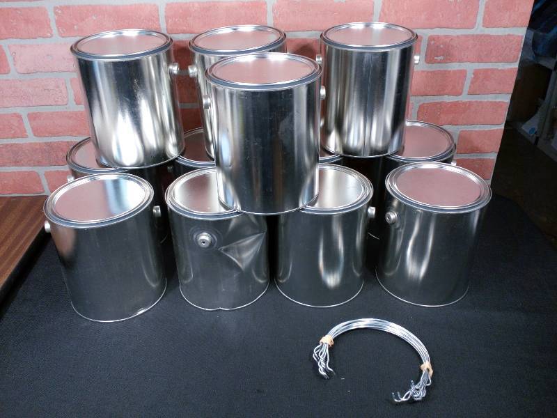 lot 103 image: Empty 1-Gallon Paint Cans