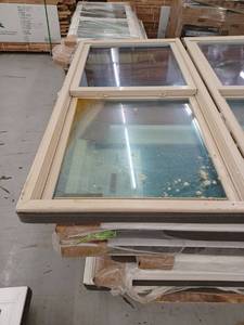 lot 14794 image: Vinyl Window, Double Hung, 31.5 x 64.5