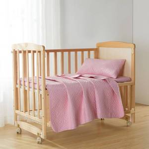 lot 5931 image: Hearth &amp Harbor 3-Piece Toddler Bedding Set Soft, Breathable All-Season Quilt and Coverlet for Kids Lightweight and Cozy Bedspread - Diamond Weave - Baby Pink