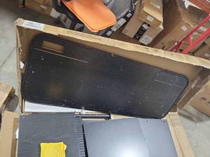 lot 4046 image: Desk Black