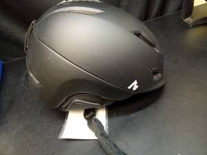 lot 1175 image: Bluesky MIPS Ski Snowboard Helmet Medium - Retail $45