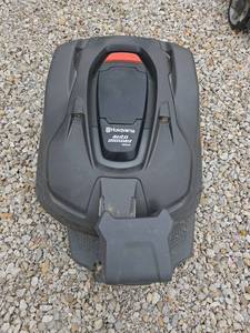 lot 20450 image: Husqvarna Automower 450XH Robotic Lawn Mower