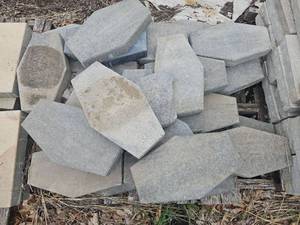 lot 24931 image: Pallet of Concrete Hexagonal Paving Stones