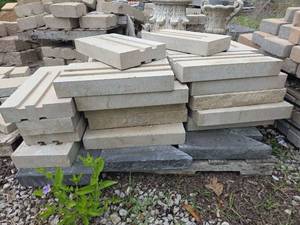 lot 24934 image: Pallet of Concrete Blocks with Fluted Design