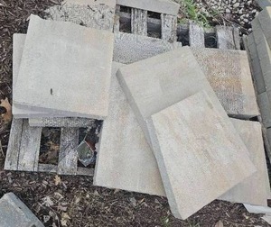 lot 24940 image: Pallet of Concrete Paving Stones