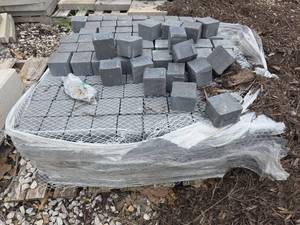 lot 24941 image: Pallet of Small Concrete Paving Stones