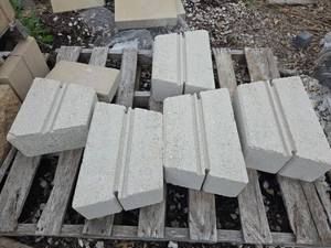lot 24942 image: Pallet Concrete Retaining Wall Blocks
