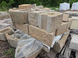 lot 24943 image: Pallet of Concrete Cinder Blocks Various Sizes