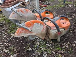 lot 24956 image: STIHL TS420 Concrete Cut-Off Saw - Set of 2