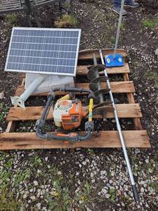 lot 24958 image: STIHL BT121 Gas Post Hole Digger with Earth Auger Bit and Solar Panel