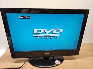 lot 17 image: RCA LCD TV with Built-in DVD Player