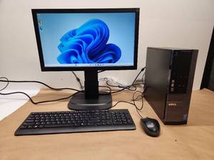 lot 48 image: Dell OptiPlex 3020 Complete Desktop Computer System with Monitor