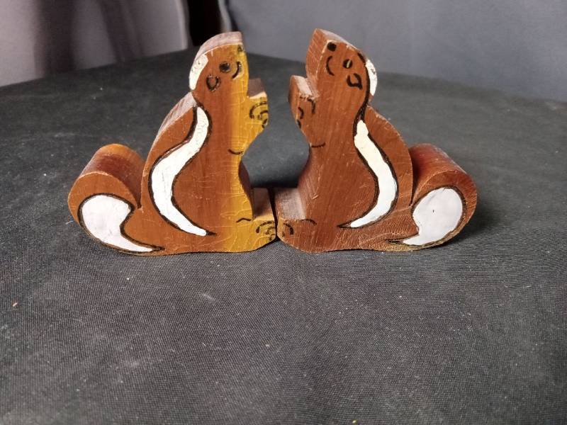 lot 40855 image: Hand Carved Wooden Squirrel salt and pepper shaker set