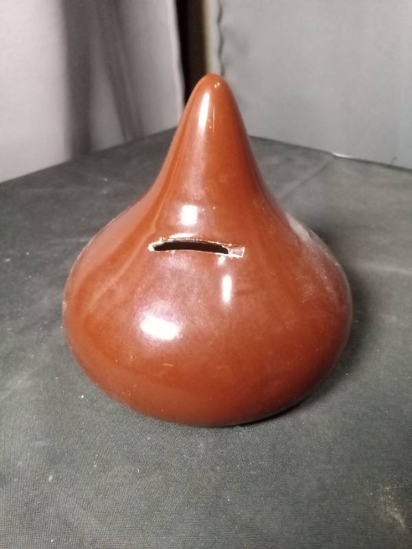 lot 40835 image: Chocolate Chip Bank