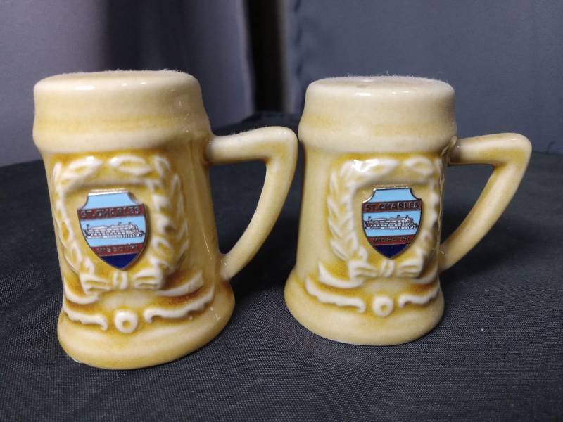 lot 40808 image: Ceramic Salt and Pepper Shaker Set with Riverboat Design