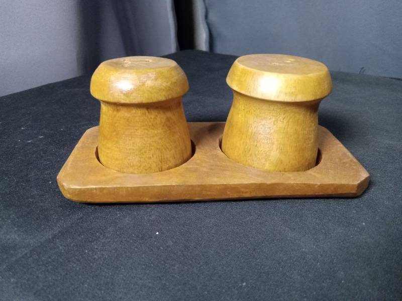 lot 40822 image: Wooden Salt and Pepper Shakers with Tray Set