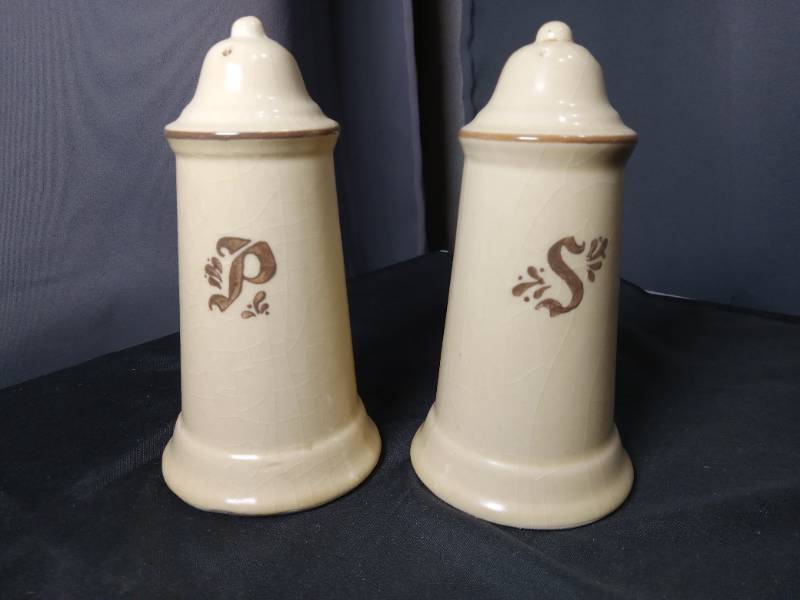 lot 40829 image: Ceramic Salt and Pepper Shaker Set with P and S Monograms