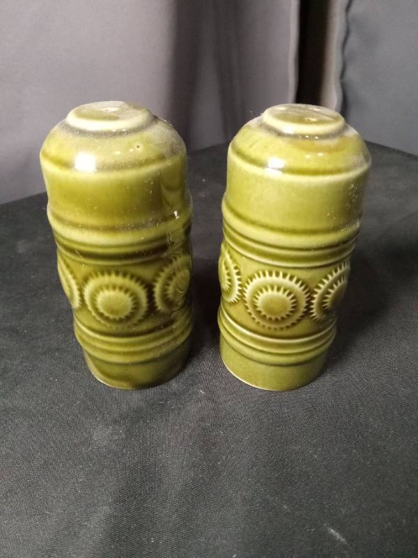 lot 40842 image: Green Ceramic Salt and Pepper Shakers with Circular Pattern