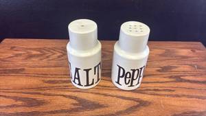 lot 5301 image: White Ceramic Salt and Pepper Shaker Set