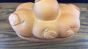lot 5305 image: Ceramic Corn Shaped Covered Casserole Dish with Basket Weave Pattern