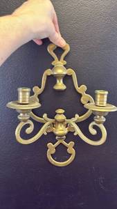 lot 5316 image: Brass Wall Sconce Candle Holders Set