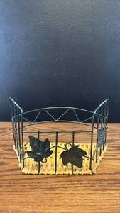 lot 5325 image: Wicker and Metal Wire Decorative Basket with Leaf Design