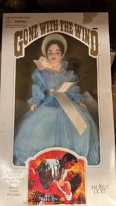 lot 5421 image: Gone with the Wind Scarlett OHara World Doll Limited Edition