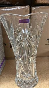 lot 5427 image: Marquis by Waterford Southvale 9.5 Inch Crystal Vase