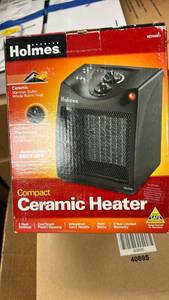 lot 5433 image: Holmes Compact Ceramic Space Heater HCH4051