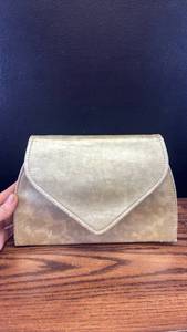 lot 5370 image: Gold Metallic Envelope Clutch Purse